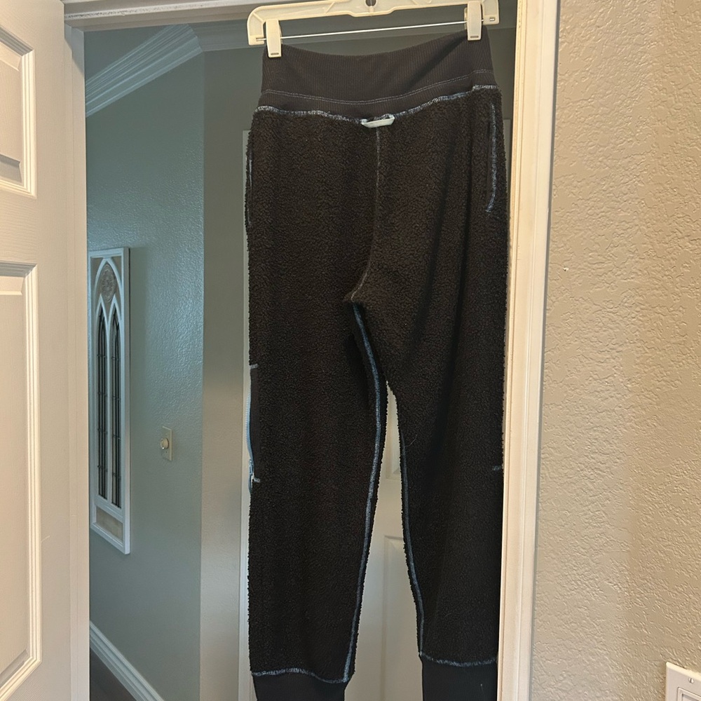 FP Movement by Free People FUZZY FACTOR SET MED TOP SMALL BOTTOMS - Picture 13 of 16